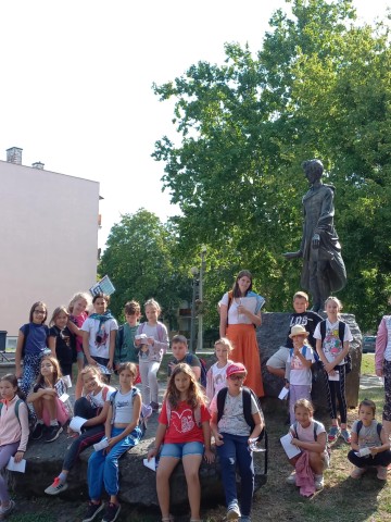 A csapat a Petőfi-szobornál