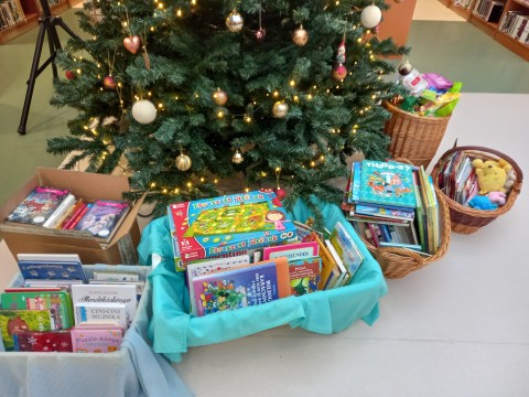 Az ajándékok átadásra várnak.